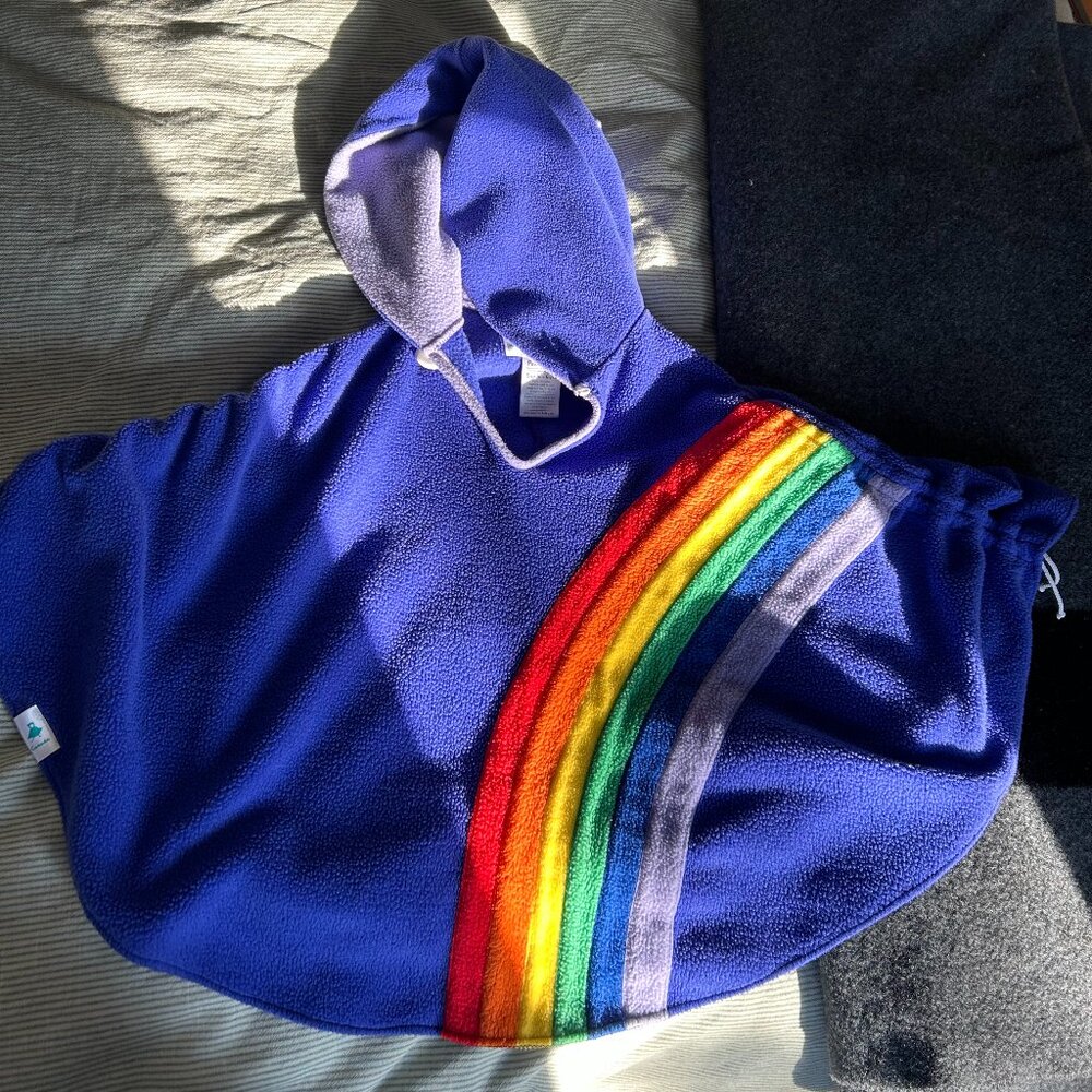 🌈🚗 Ponchies Rainbow Appliqué Car Seat Poncho – Size 4–6 Years 🚗🌈